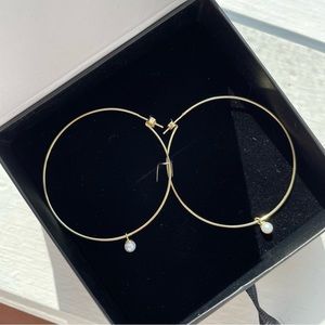 Gold plated hoop earrings with pearls